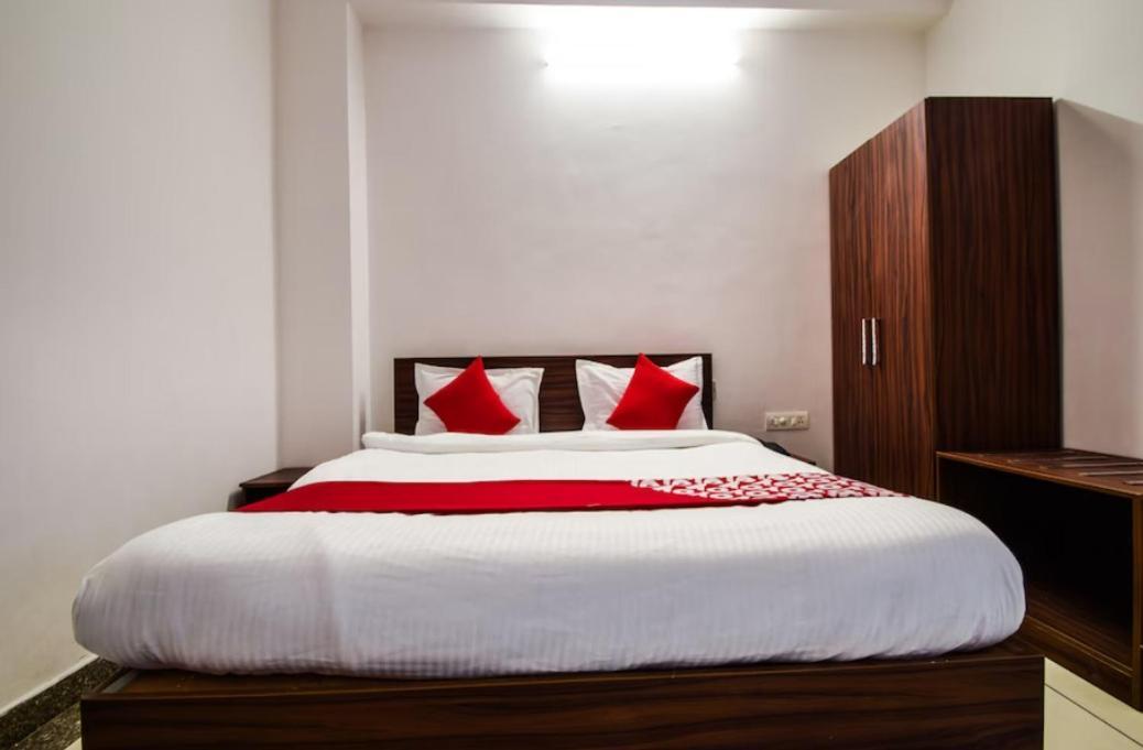 אודייפור Hotel Badam Palace מראה חיצוני תמונה
