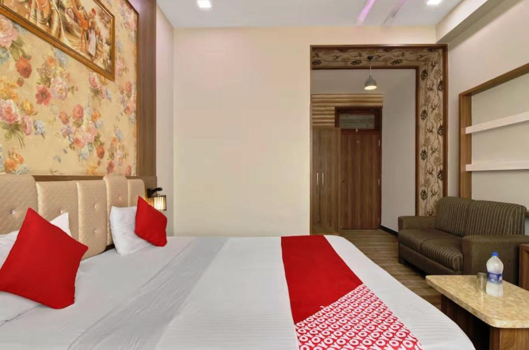 אודייפור Hotel Badam Palace מראה חיצוני תמונה