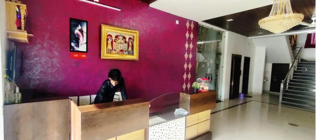 אודייפור Hotel Badam Palace מראה חיצוני תמונה