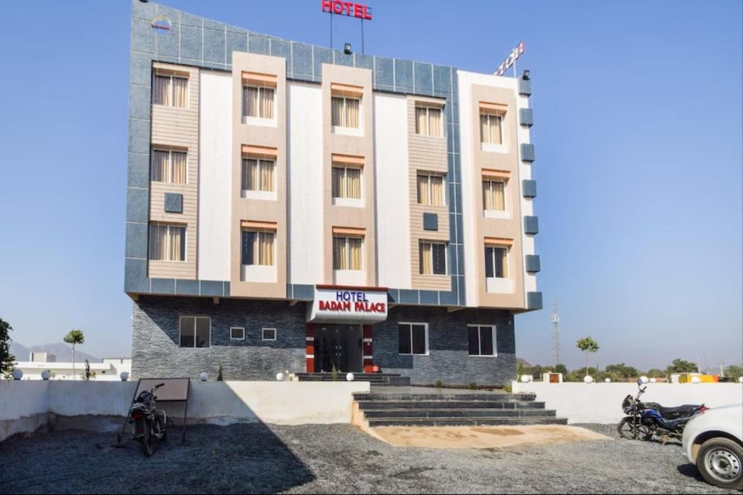 אודייפור Hotel Badam Palace מראה חיצוני תמונה