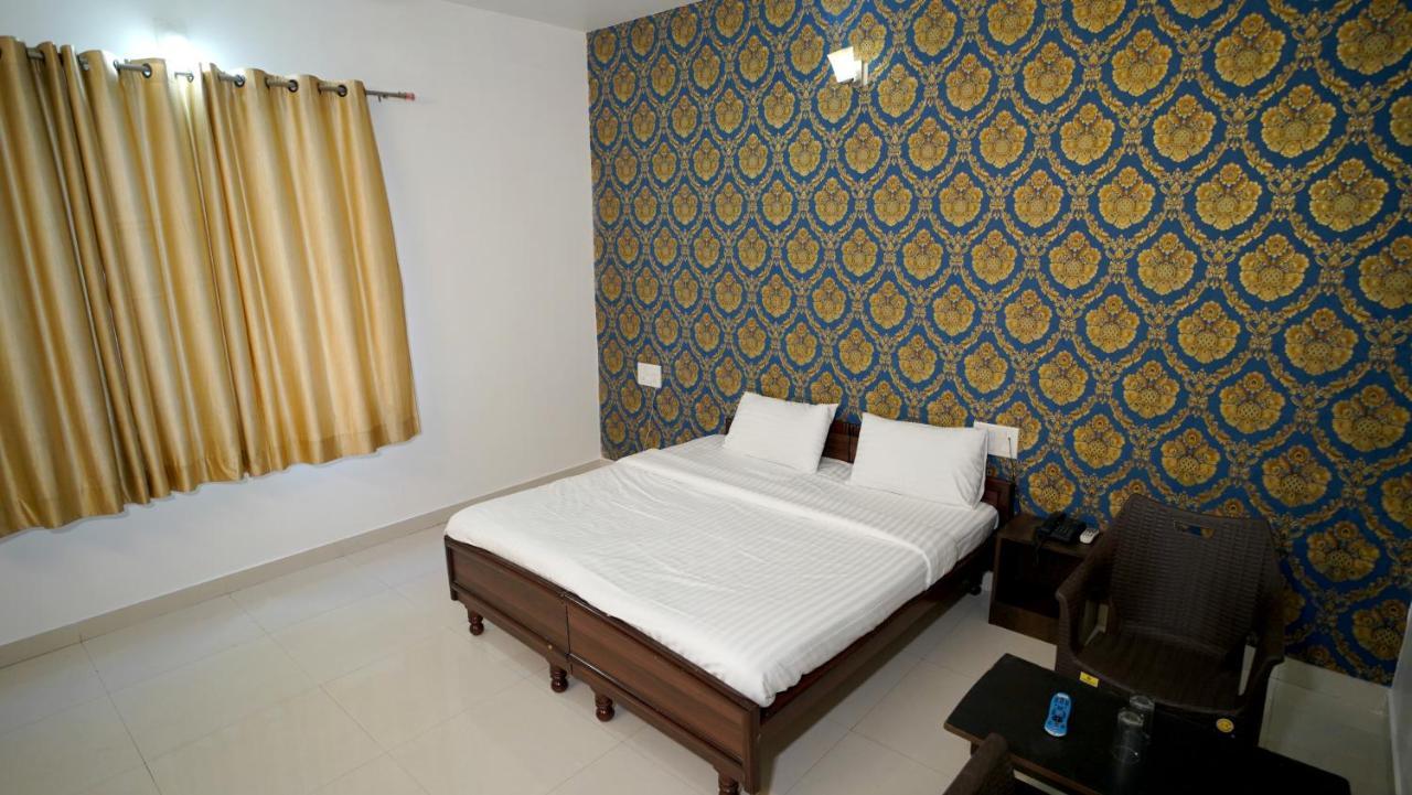 אודייפור Hotel Badam Palace מראה חיצוני תמונה