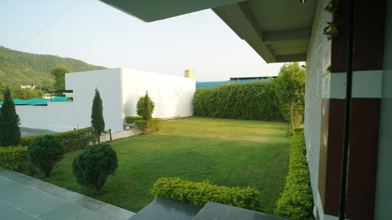 אודייפור Hotel Badam Palace מראה חיצוני תמונה