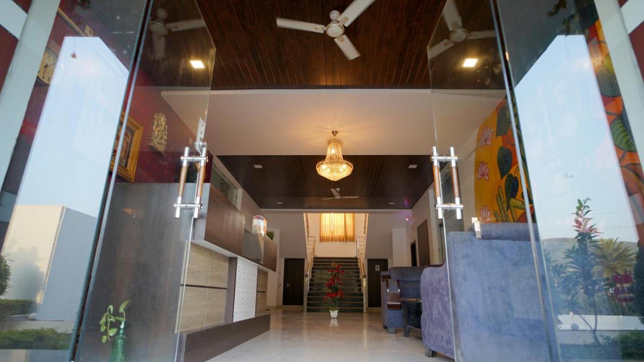 אודייפור Hotel Badam Palace מראה חיצוני תמונה