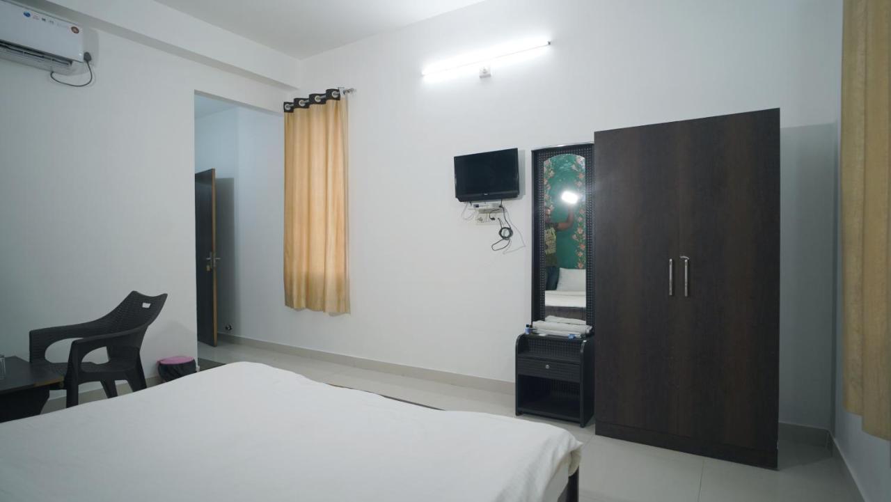 אודייפור Hotel Badam Palace מראה חיצוני תמונה