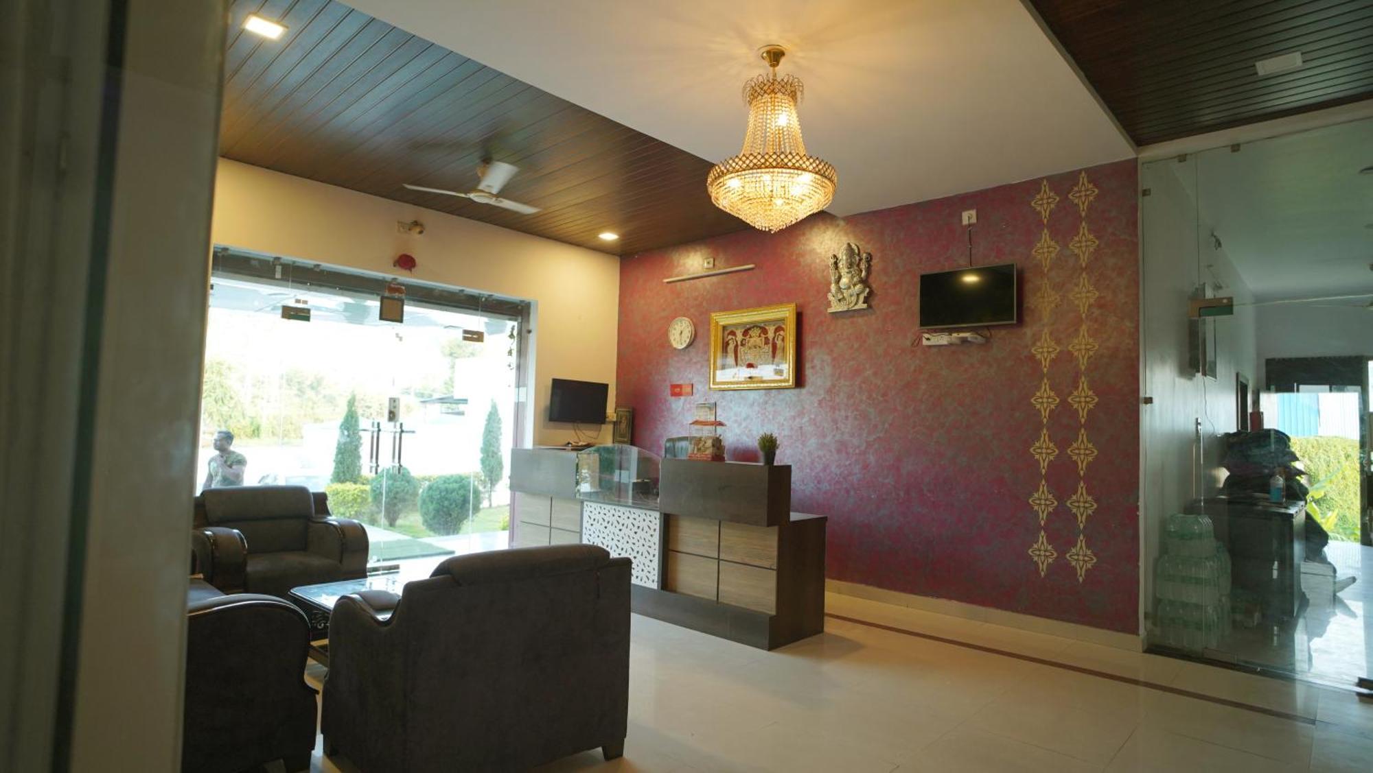 אודייפור Hotel Badam Palace מראה חיצוני תמונה